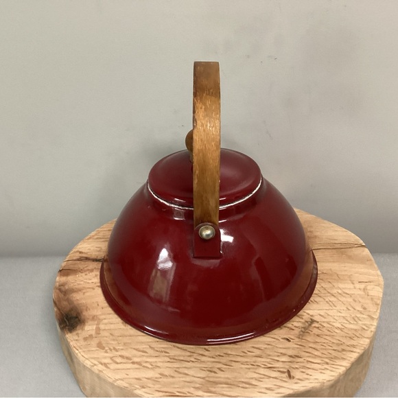 Vintage - MCM - Danish Red Enamel Tea Pot / Kettle - Wood Handle & Knob - Rare - Picture 5 of 13